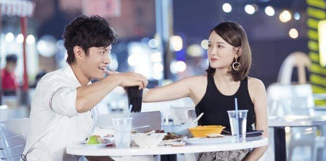 
陈乔恩、艾伦情侣鞋闪亮登场 甜蜜蜜的约会 终于不用再担忧乔恩的幸福了_必一(图5)